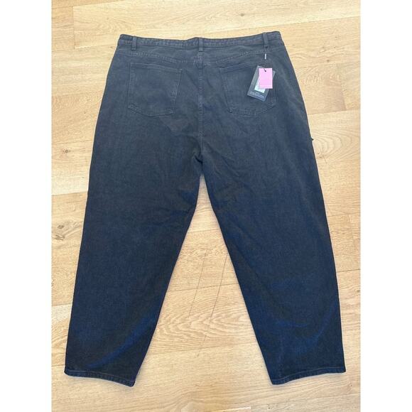 Pretty Little Thing Plus - Distressed Mom Jeans In Washed Black - Picture 5 of 7